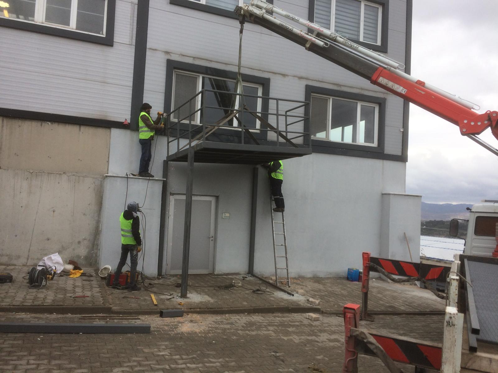 Balkon, Balkon yapımı, Balkon uzatma