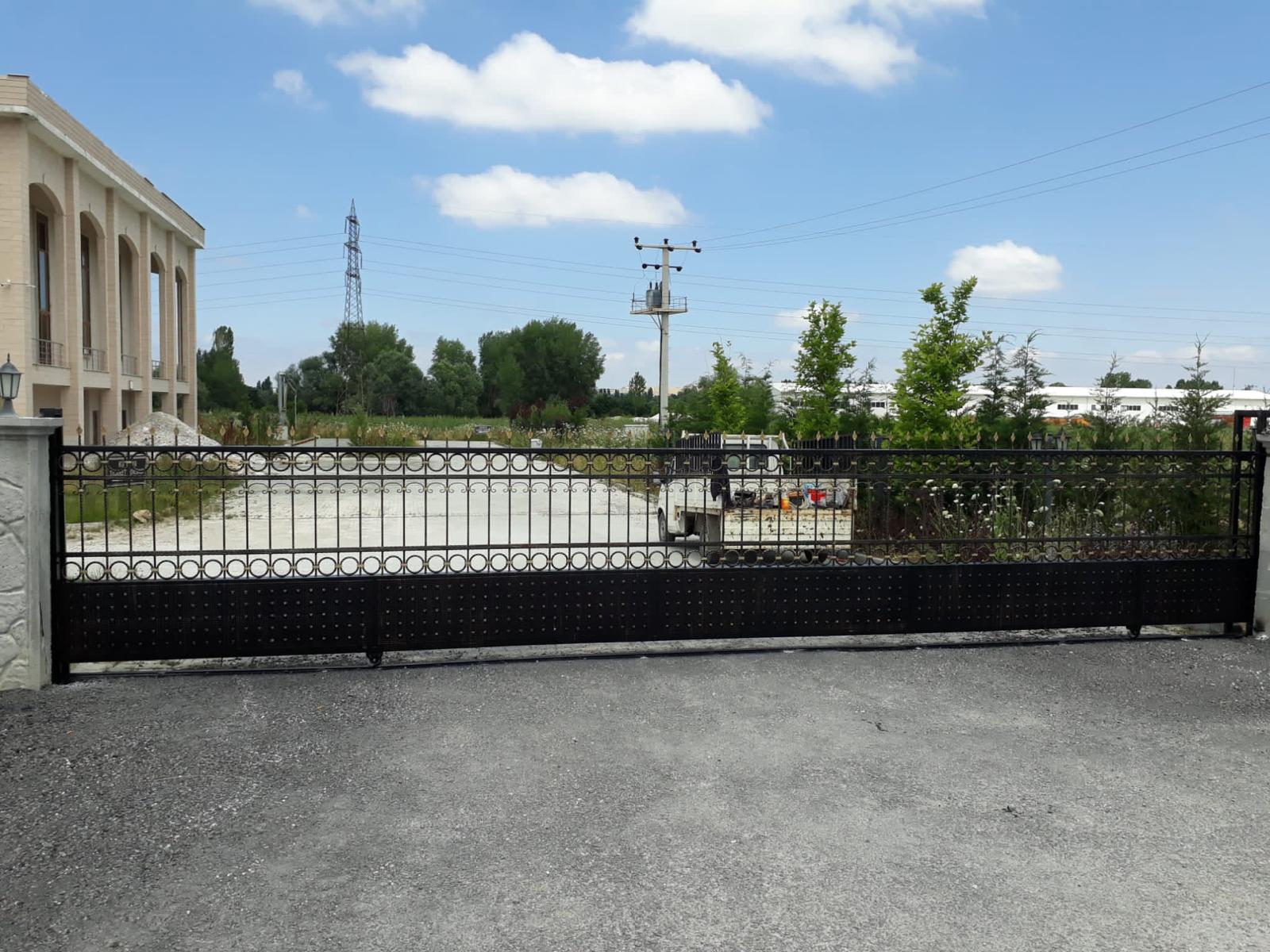 Bahçe Kapısı, Yapımı