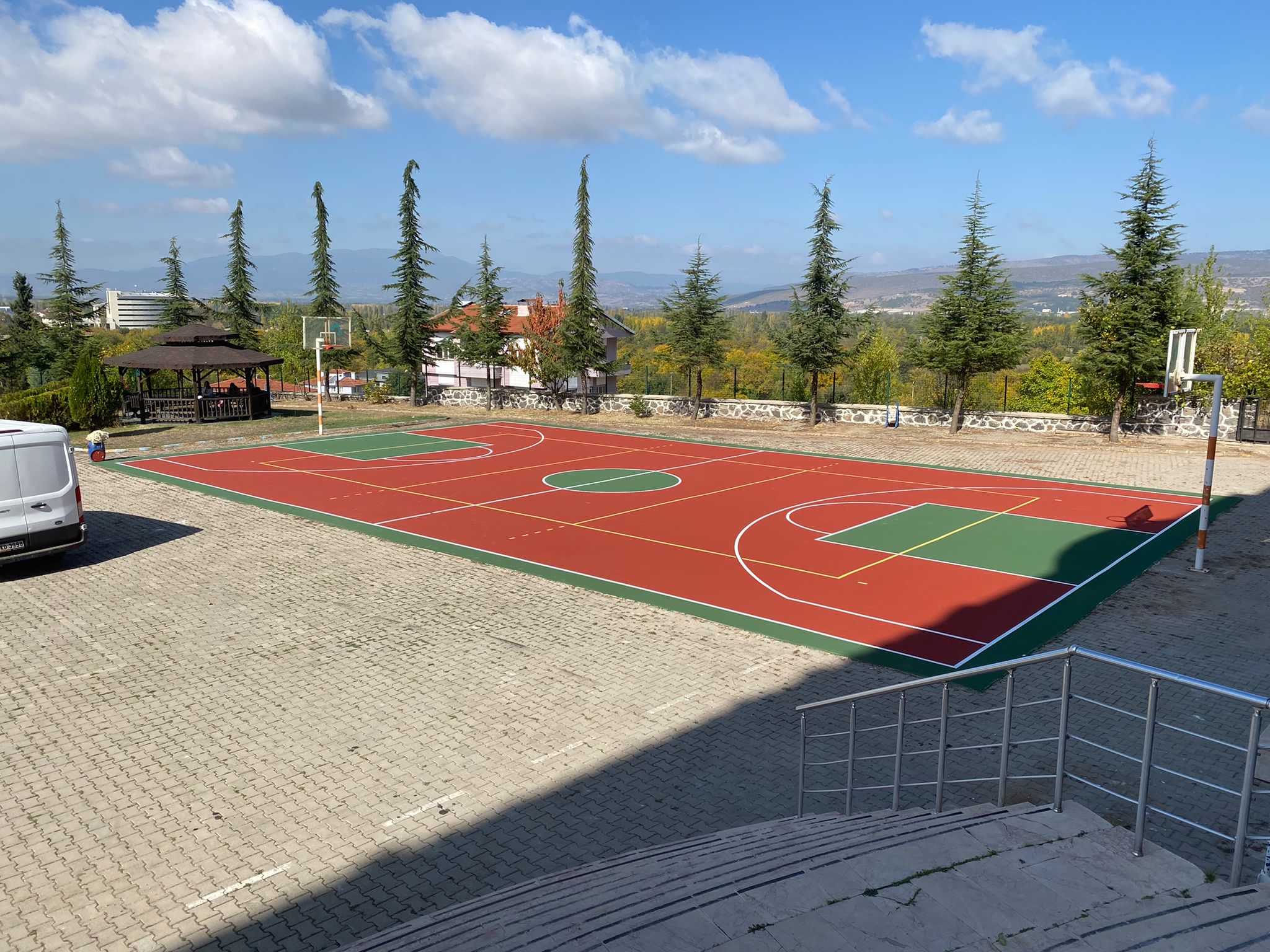 Top sahası, Yapımı, Yenileme